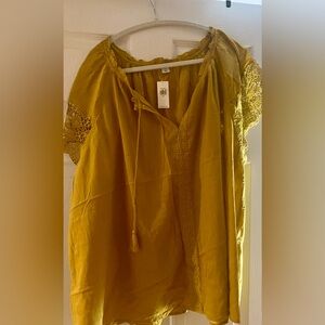 Old Navy women’s blouse